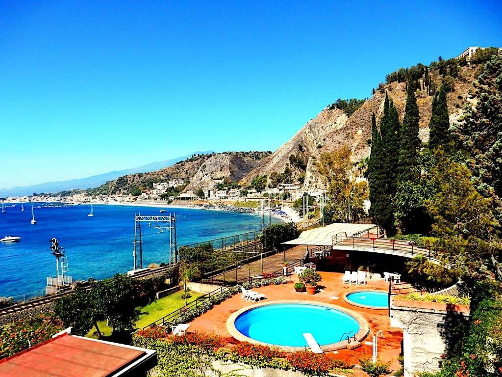 Beach Apartment Taormina Exterior photo